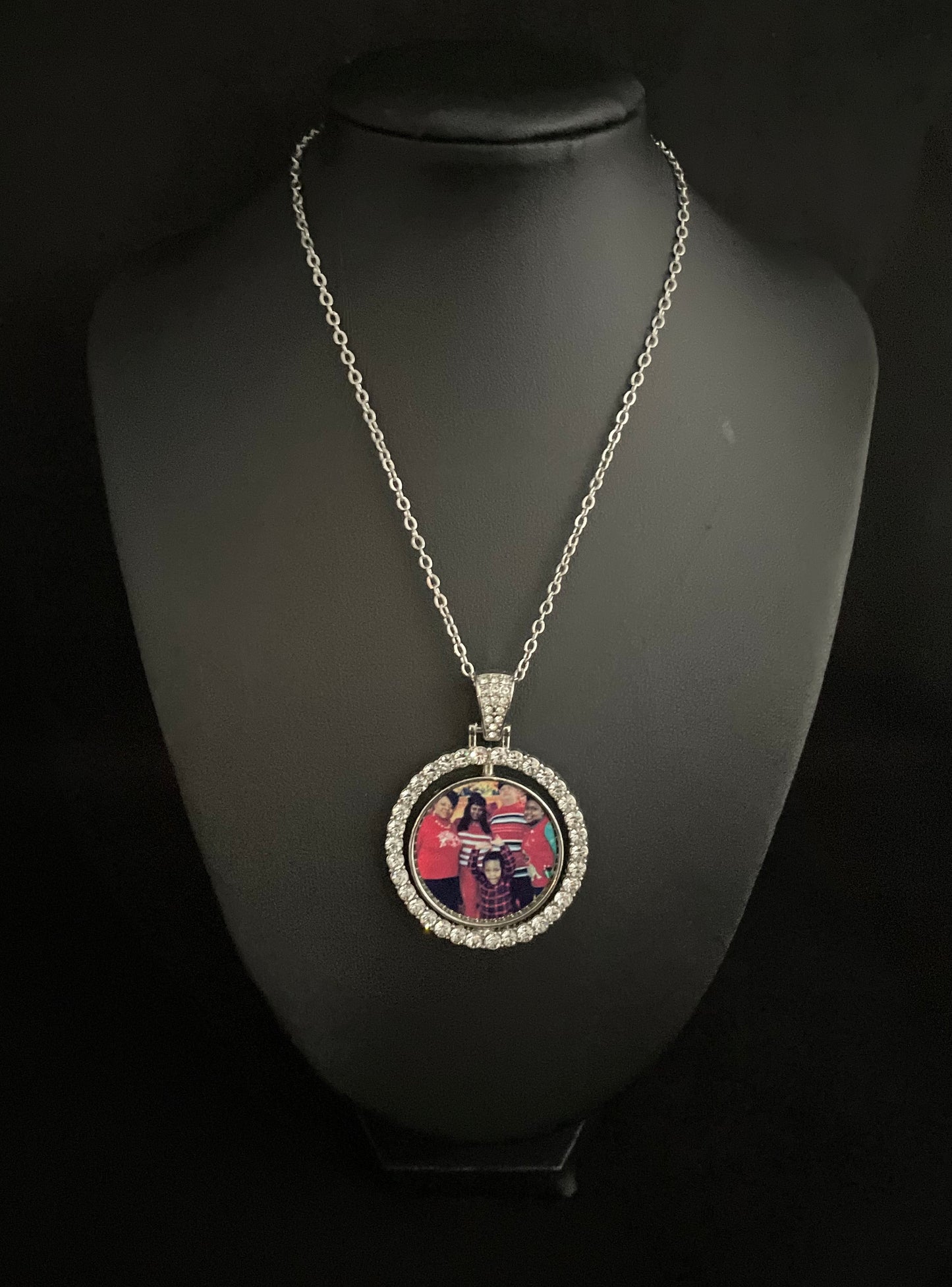 Photo pendant necklace